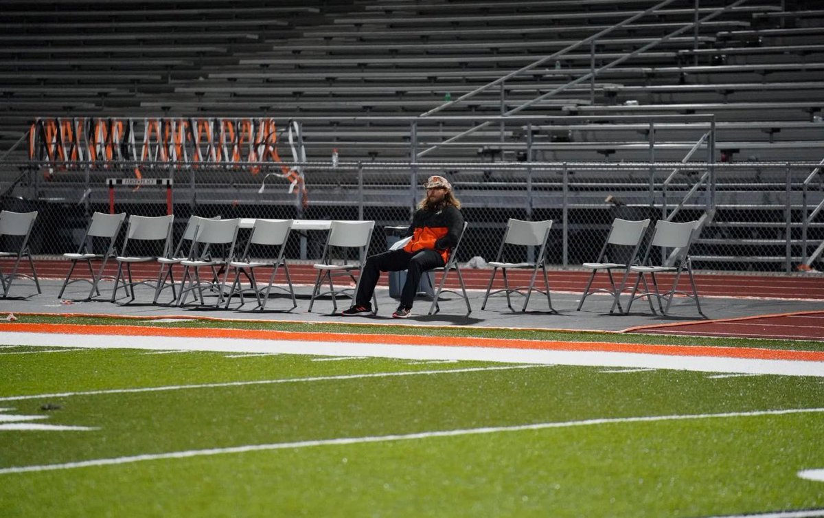 It’s been a ride <a href="/Sarasota_FB/">Sarasota Football</a> but it’s time for us to go our separate ways 
🧡🖤