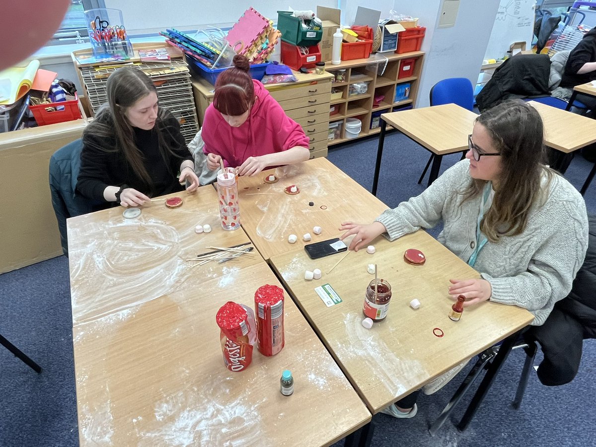 CarlySLCMacLean's tweet photo. HNCA relaxing and enjoying Xmas activities. Making biscuits and crackers along to some Xmas music 🎶🎤🎼🎹The learning is in the process not the end result! The students had some interesting end results! #keeplaughing #havingfun @SLC_ELC @Angela_R_ELC https://t.co/7QctbniQIp