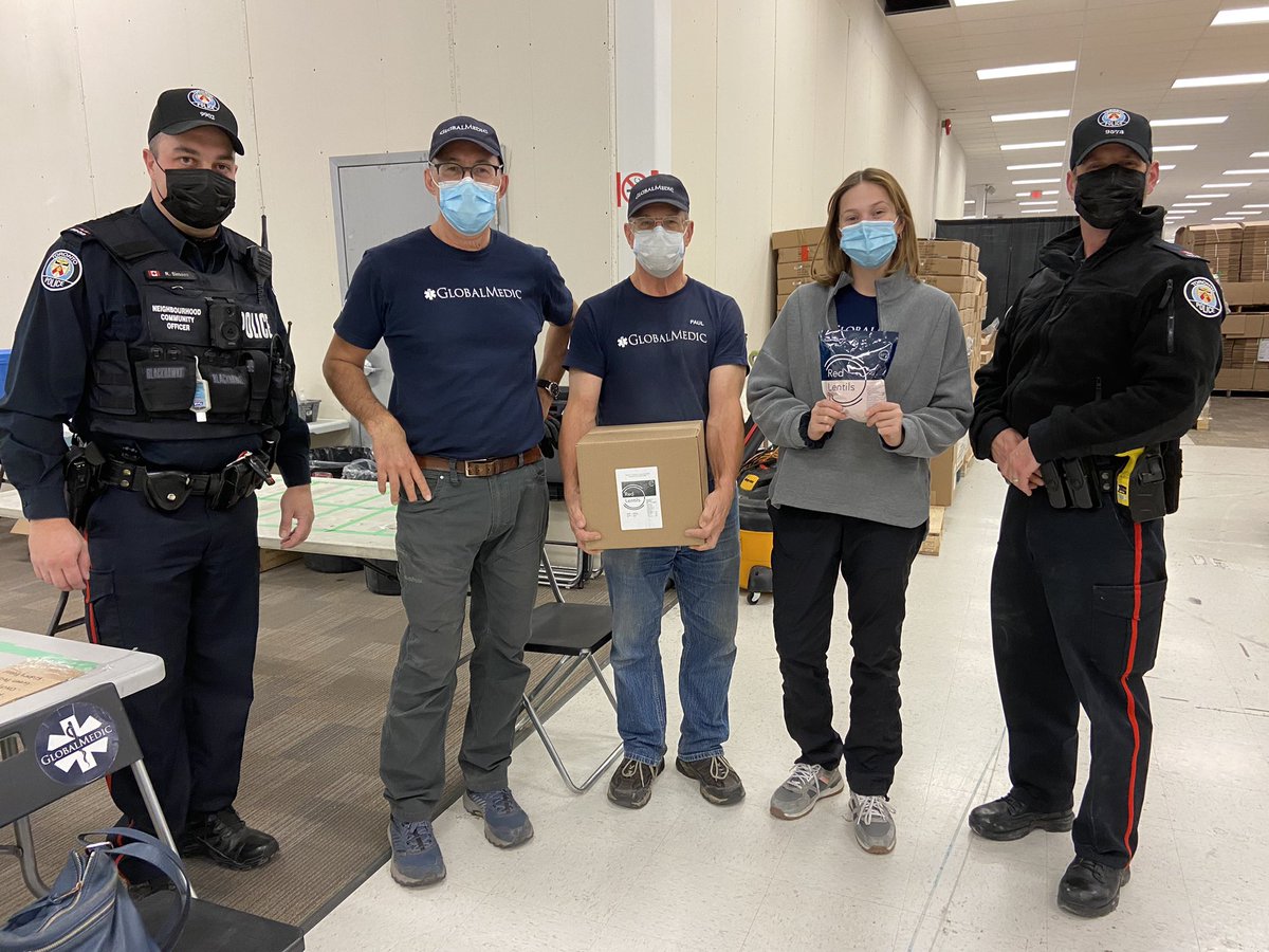 Late pic from earlier this week when Officer Steve and I attended <a href="/globalmedicdmgf/">GlobalMedic</a> #HolidayHustle packing event. Thank u to the #volunteers that show up daily to help out #community #CommunityPolicing