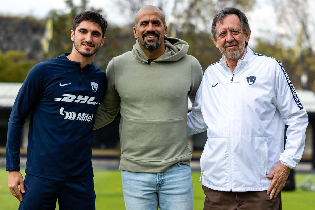 PumasMX's tweet photo. ¡Visita de LUJO en Cantera! ✨

Sebastián 'La brujita' Verón 🇦🇷 charló con nuestro presidente Ing. Leopoldo Silva y  reencontró viejas amistades con @delpretetuti 🤝. 

Un placer tenerte en territorio Puma. 🐾

#SoyDePumas #OrigenDeLaPasión https://t.co/JDLgaDv69Q