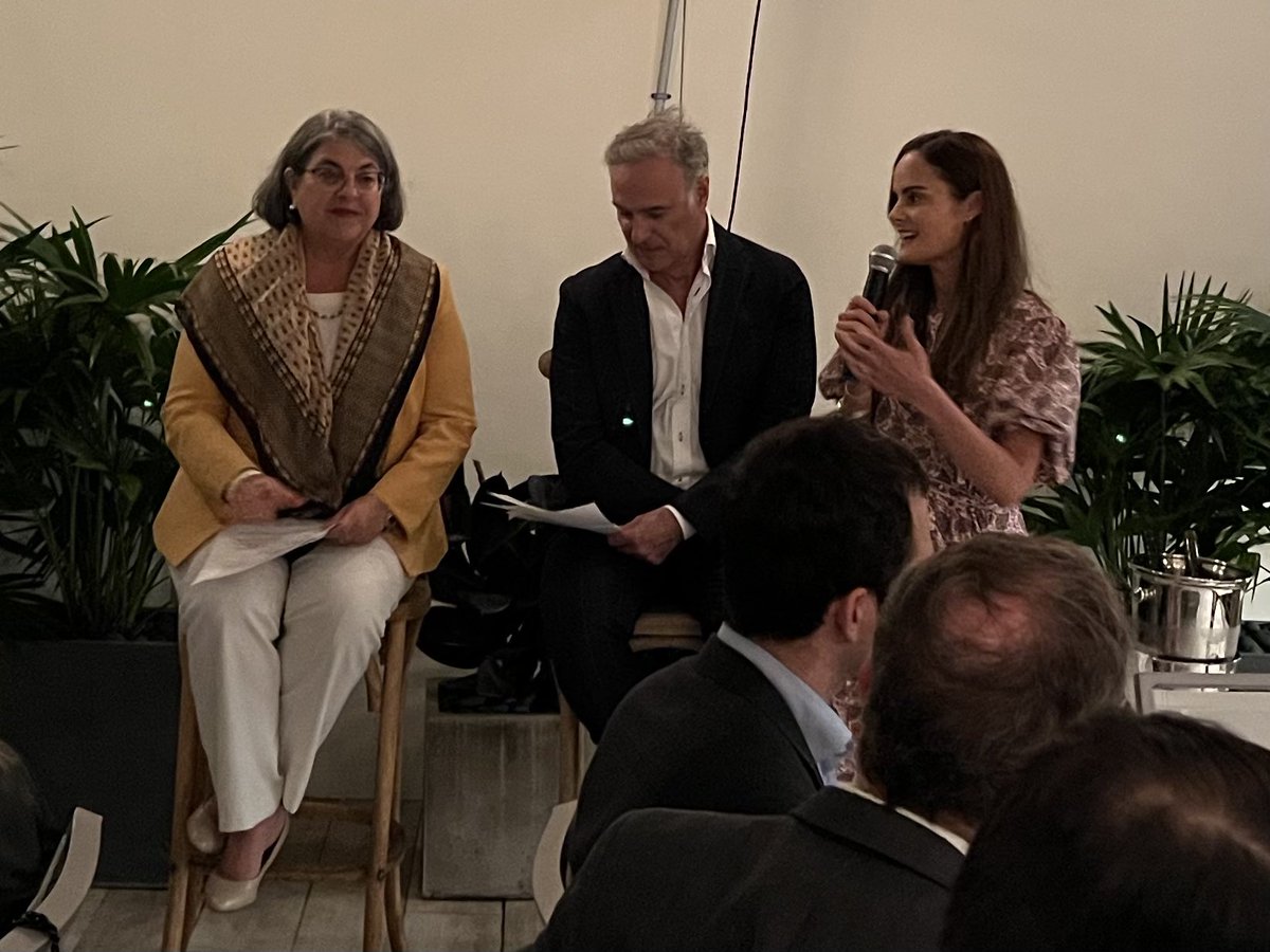 panpanna's tweet photo. A big thanks to the @eMergeAmericas crew @melmedina305 @fgorordo and #DianeVidoni for creating such an amazing platform to share @MayorDaniella’s #FutureReady vision for @MiamiDadeCounty during #TechBaselWeek https://t.co/lJ6vfkM01C