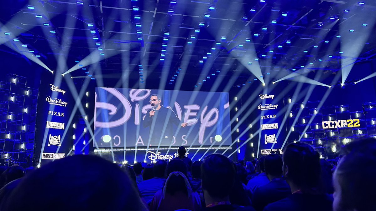 Arranca el panel celebrando 100 años de #Disney en #CCXP2022 

Prometen noticias de Marvel, Avatar, Lucasfilm y Walt Disney Animation Studios | #CCXP22
