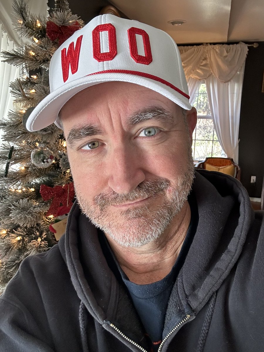 radiojondeek's tweet photo. Thanks to my friends at @PigsBrand for the perfect gifts for the Razorback fans in my life! Go see their stuff at their website and on social media, never a bad idea for new Razorback swag! #WOO #MussWin #Pigs https://t.co/QgUSoFA6QT