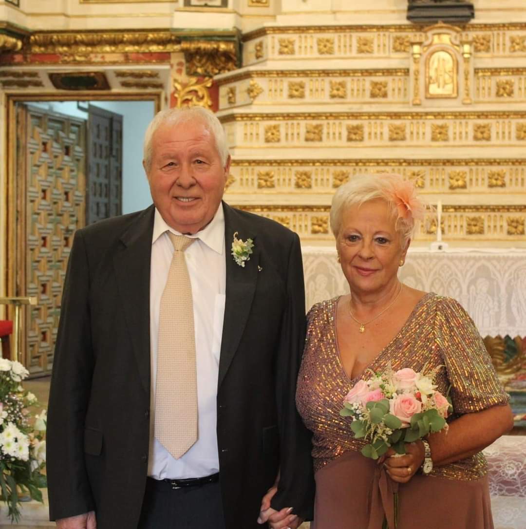 Los abuelos te enseñan a todo menos a vivir sin ellos, disfrutar de ellos en vida es lo mejor que se puede hacer. Ellos son la SUERTE DE MI VIDA ❤️👴👵 <a href="/JOSEZAMORANOVA1/">JOSE ZAMORANO VARGAS</a> <a href="/marisolvigo/">Marisol Victoria</a>