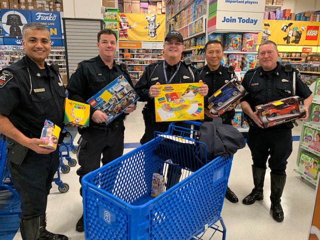 ChiefVicPD's tweet photo. Hereโs a photo of gifts purchased in 2019 that were delivered to Alderwood by @CstZhalovaga & @Windermere_VSB student volunteers (with the staff mbr who requested & received them). DYK #KopsforKids provided 735 gifts & meals in 2020 to @VSB39 kids? #factsmatter @VPDTrafficUnit https://t.co/UqCqb72nfE