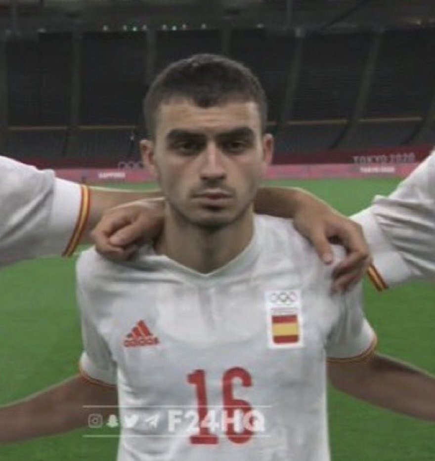 Pedri con 20 años // Pedri con 20 años y 3 partidos jugados junto al desgraciado de Unai Simón