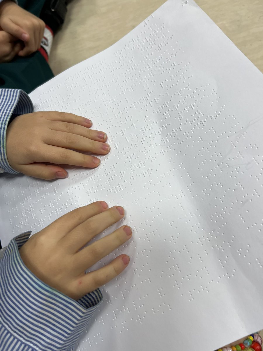 Diferentes en el vuelo, pero con el mismo derecho a volar. 🦋<a href="/HBSTORREJON/">Humanitas Torrejón</a>