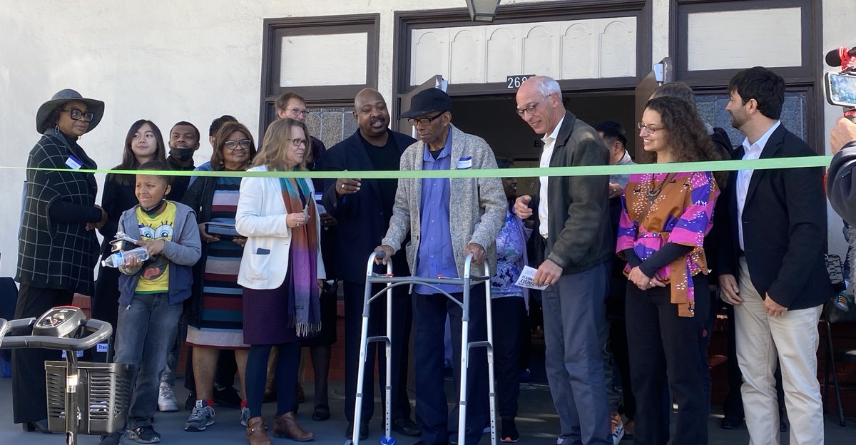 CaliforniaIPL's tweet photo. BREAKING NEWS: Tell @GavinNewsom to #KeepSolarStrong in California. It is under serious threat from the @californiapuc. Faith Baptist Church in Oakland opened its Resiliency Hub, and we need more! Sign this letter to Newsom - https://t.co/wWxJMo3yht https://t.co/lwi0QWBrqQ