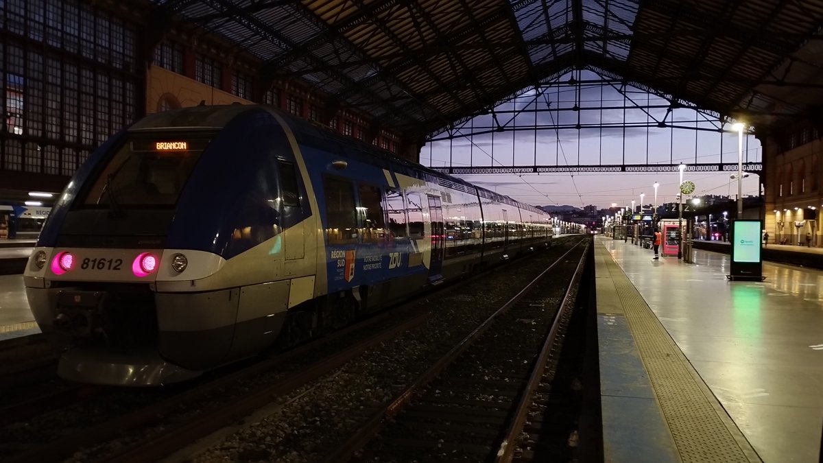 FerroviRail's tweet photo. Petite photo du jour
#Marseille #TERZOU
@TERSUD_SNCF https://t.co/FmG5aMCRAm