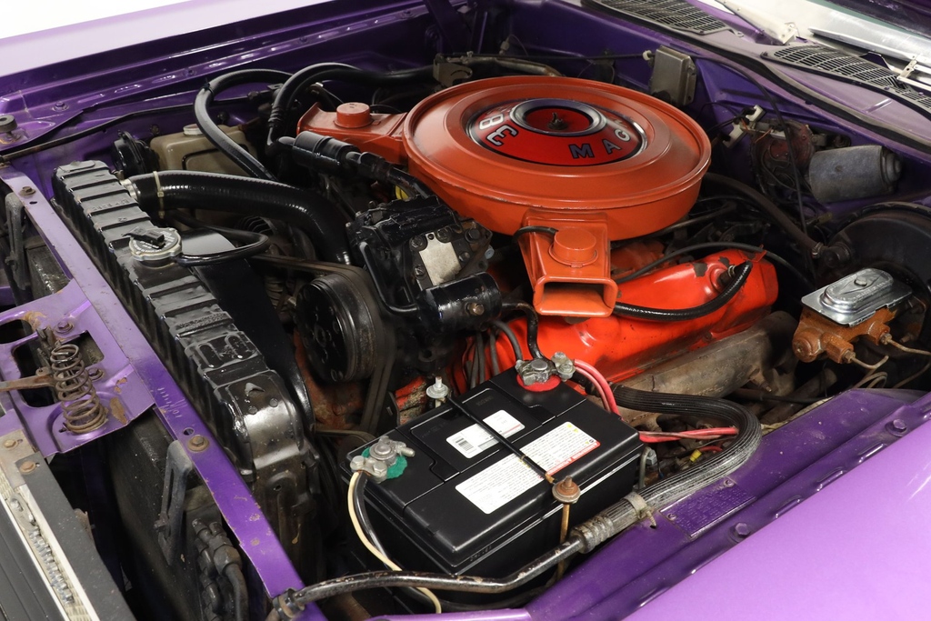 streetsidecars's tweet photo. This 1970 #Dodge #Challenger features a 383 cubic inch V8 teamed with an automatic transmission.
Link: https://t.co/2C9jWp6q4M
#musclecar #oldcar #classiccar #collectorcar #retrocar #vintagecar #mopar #moparcar #moparornocar #classicdodge #transmission #dodgechallenger https://t.co/NijydRnrAR