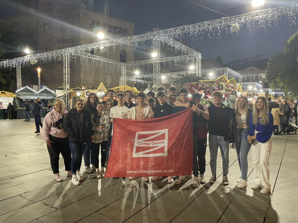 HayleyJCGCK's tweet photo. @coleggwent Level 3 Sport learners confidently presented their pitches today, before exploring and embracing the culture of the Christmas market and having their last supper in Barcelona. Thank you to @nexgen_careers for a positive experience all round @EUErasmusPlus https://t.co/QeKTHWj2zA
