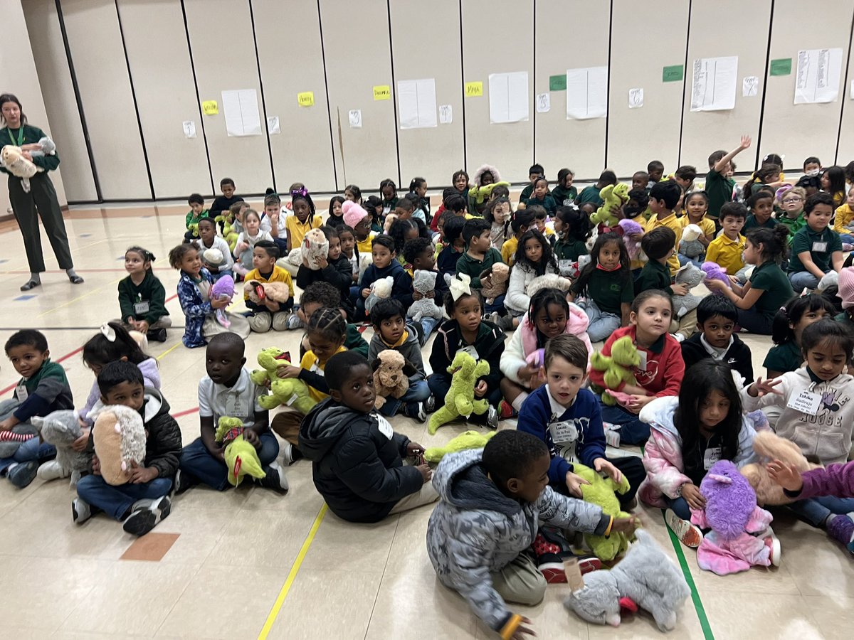 HISDPDCORE's tweet image. A C.O.R.E. Christmas at RK Daily Elementary. @HISDPDChief @HoustonISD @HISDPolice @PetSmart @RayKDailyElem