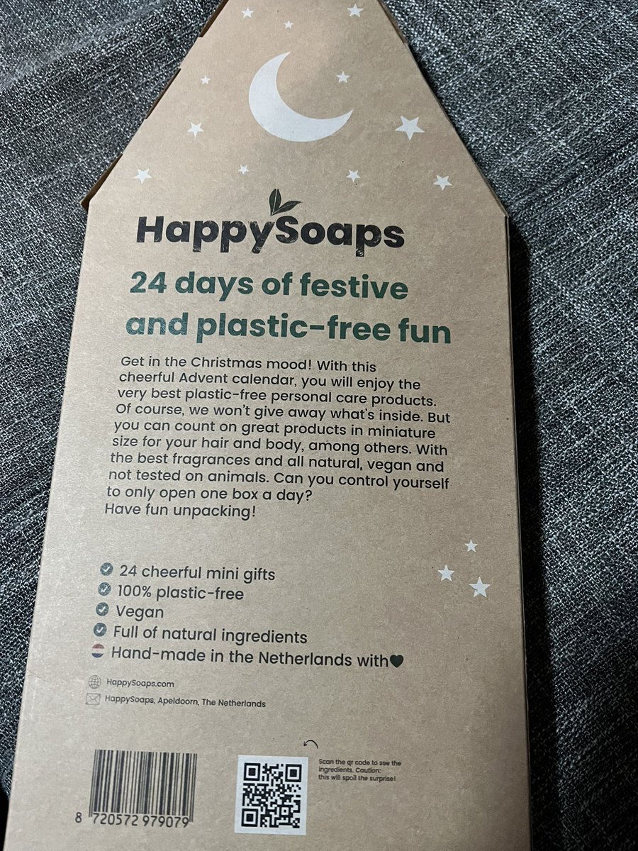 baara_a's tweet photo. Jullie kennen mij inmiddels dus nu weer eens een adventkal die jullie niet kennen volgens mij😬Ik zal elke dag een deurtje van de #adventkalender van #happysoaps openen en erover tweeten. Ik zal de hashtag #AdventHappySoaps gebruiken.😬😬
Ps ik dacht eerst dat t happysocks was 🤣 https://t.co/FIf9ZIkkOy