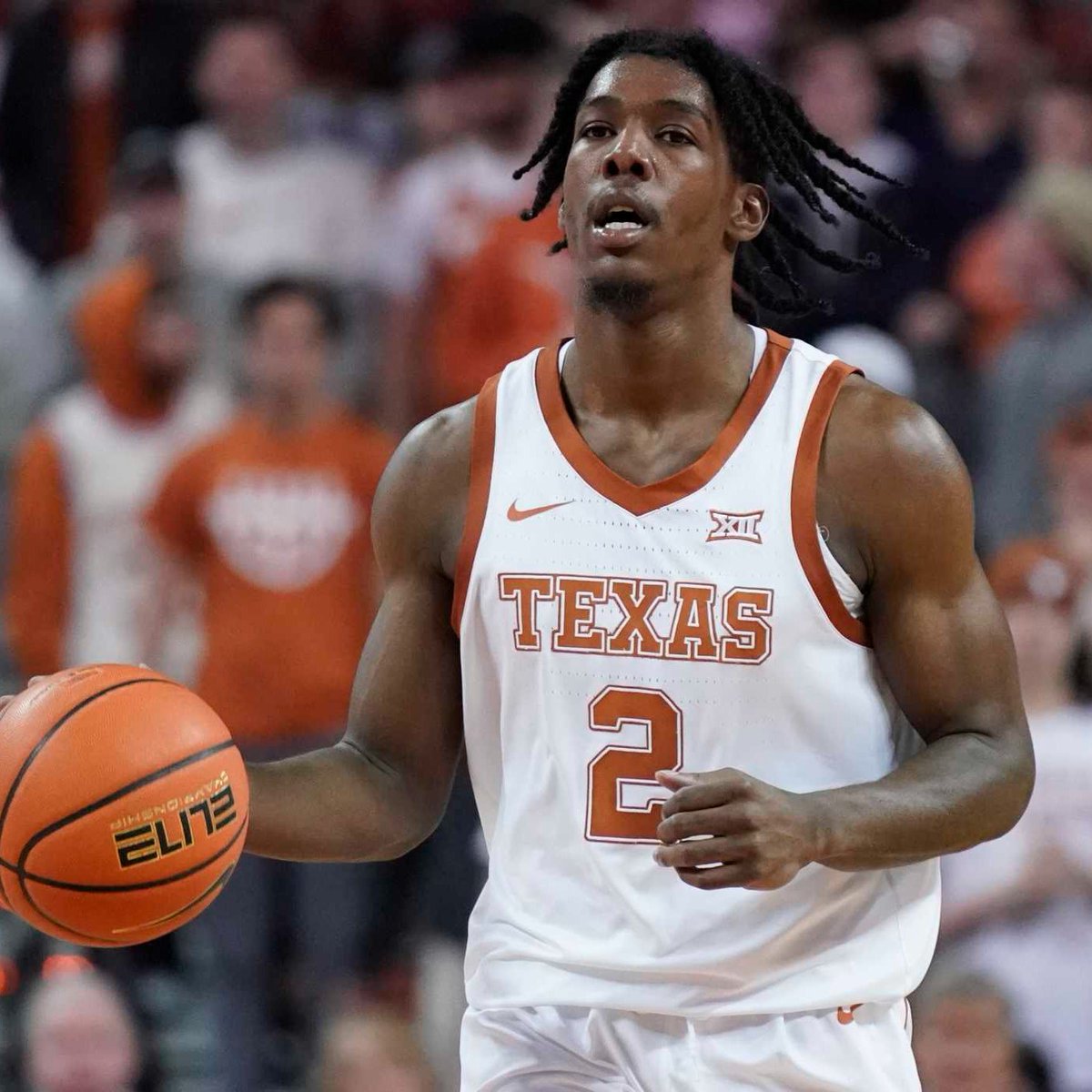 RookieWatch1's tweet photo. Marcus Carr Tonight:
19 PTS
5 AST
5 REB
#MarcusCarr lead the Longhorns to a BIG win against #7 Creighton 🔥 #HookEm #UniteTheFamily https://t.co/IQJax4x9lt