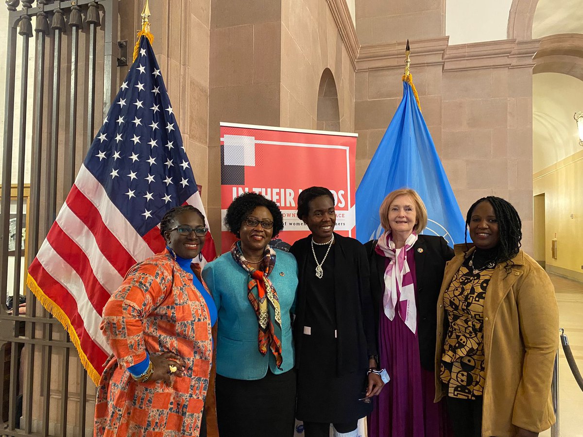 pobee_martha's tweet photo. Conflict dynamics have changed and if we do not engage women in a meaningful way we are not going to achieve peace. We need to work together to get there. Grateful for the opportunity to meet with @UNAUSASF &amp; inspiring women activists from the diaspora at the #InTheirHands expo. https://t.co/HRzmZbYrOF