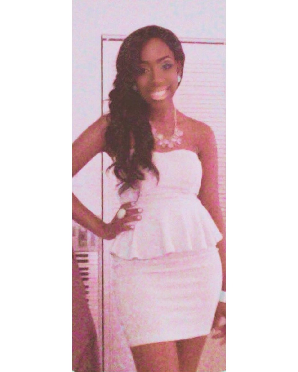musicgirly's tweet photo. Omg…I forgot bout this pic!!!! Throwback from 2010 or 2011…can’t remember the year. Anyways, I remember I used to looooove that dress! 
#GoldLipstickWasPoppin 
#NaturalCurves   
#GottaBlameItOnJesus
#Blessed 
#TheyAintReadyForMe 
📸✨
#TBT #Throwback #ThrowbackThursday https://t.co/8bVoVjnxLp