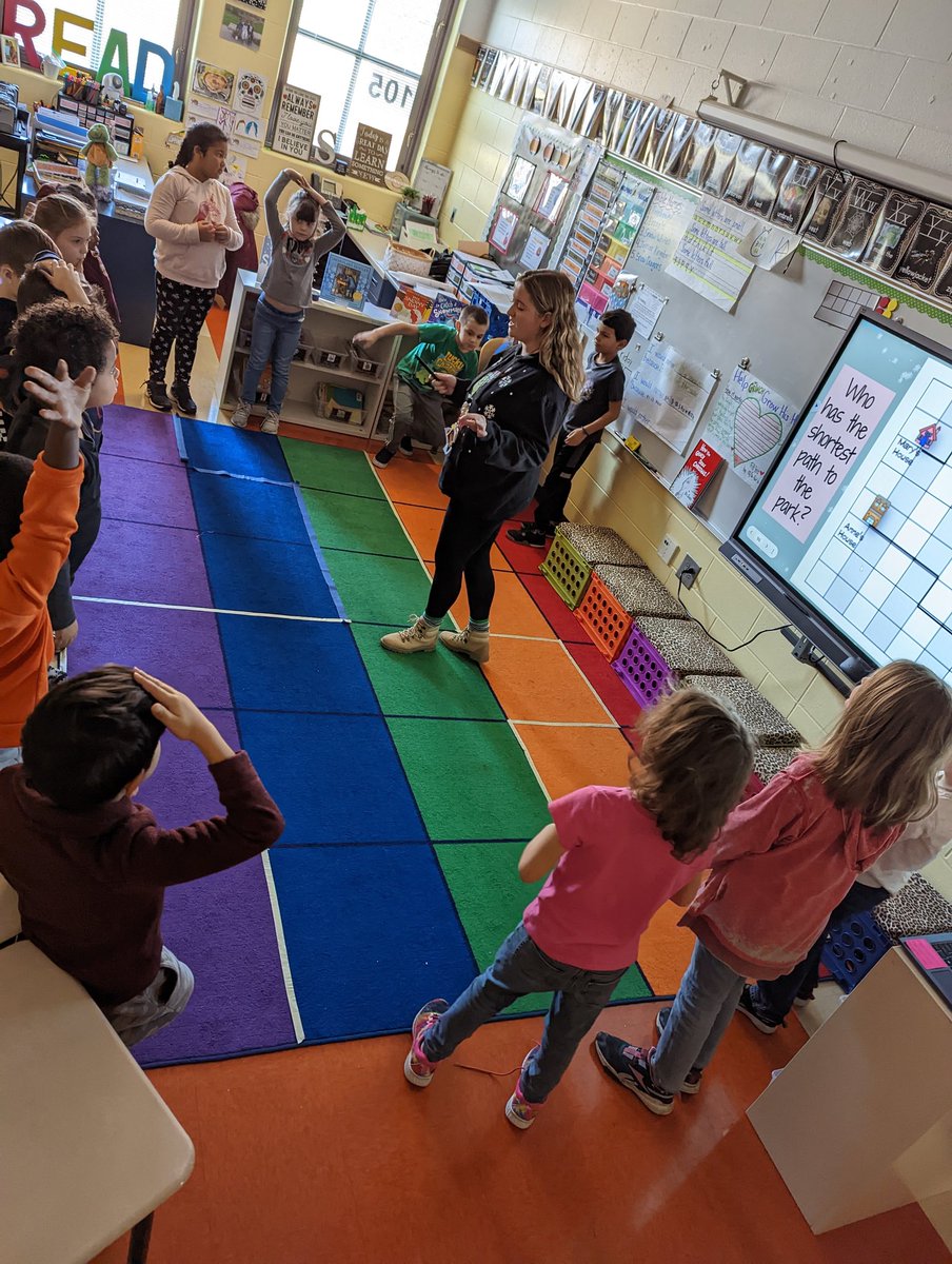 lalehnhoff's tweet photo. Which path across the rug is the longest? These Linden Learners were analyzing the 2 paths &amp; putting their new measuring skills into action. 
#OneLinden https://t.co/4hoXHg5vyD