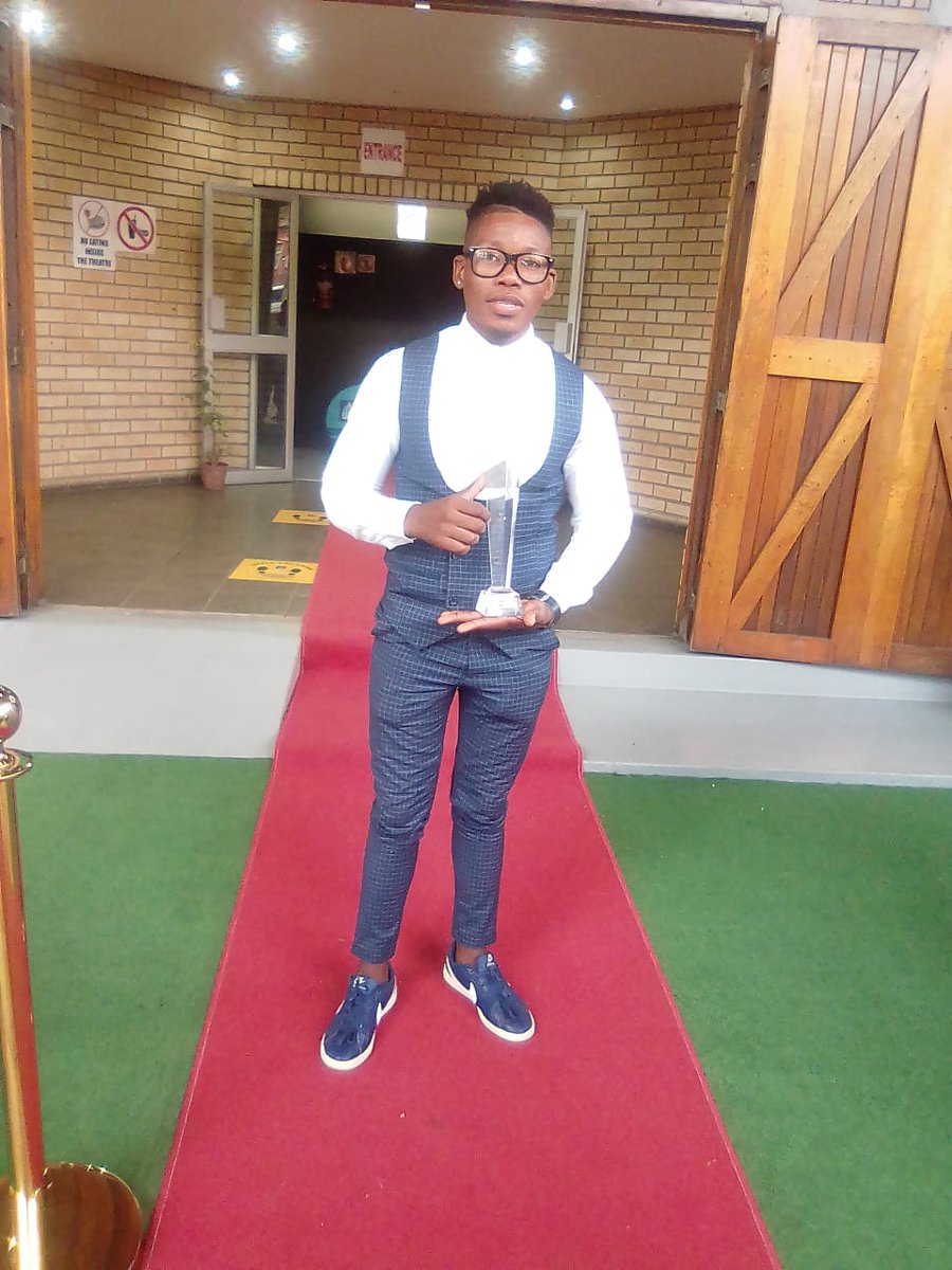 Mhlezekakhuba's tweet photo. #KumkaniDay HBD 🎂🍰🍫🍬🍾🍼kumngani wami uMazwakhe Kumkani Maphumulo owayengumsakazi wesiteshi somphakathy wangakithy.Cel'simfiseleni usuku oluhle #02Dec. https://t.co/dOciM4FNHX
