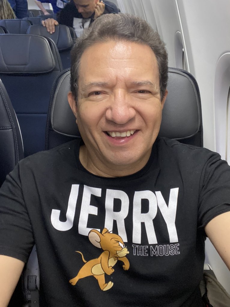GerardoReyero's tweet photo. Mi caricatura favorita cuando niño era Tom y Jerry, por eso me encanta que me digan “Jerry” 
Amigos de Medellín Colombia nos vemos este fin de semana en @comiconcolombia  no se lo pueden perder!!!!
Los quiero 🌹❤️😈 https://t.co/hGHhOHlvId