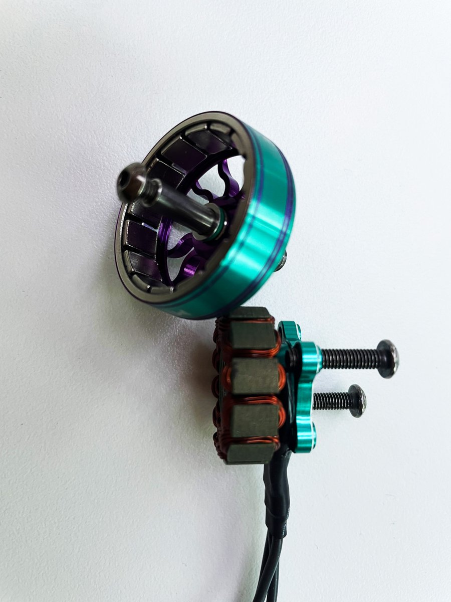 iflyingalways's tweet photo. MEPS SPACE SZ2207
Specially designed motor for fpvracing
Do you want it?
Follow us :@mepsking
We will continuously update the latest product information of mepsking.
#fpv #fpvmotor #fpvracingdrones #fpvracing
#fpvspeed #racing #racingtrack #fpvpower https://t.co/gHwhdbRSCU