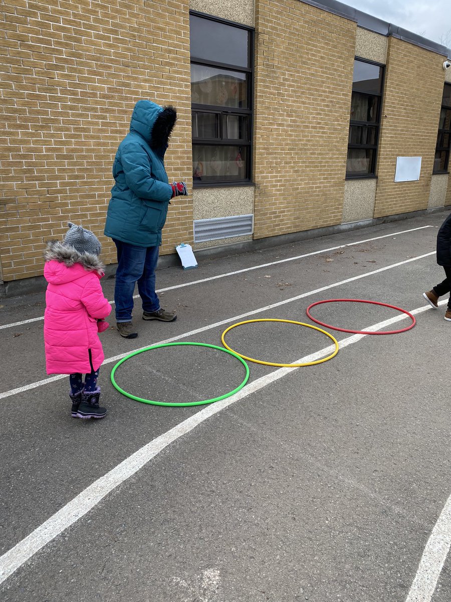 What sounds do you hear in the word bat? Hop in the hoop for each letter sound in that word! B-A-T=three hops. #RST#whatsoundsdoyouhear #plymouthkindersareamazing@SchoolPlymouth