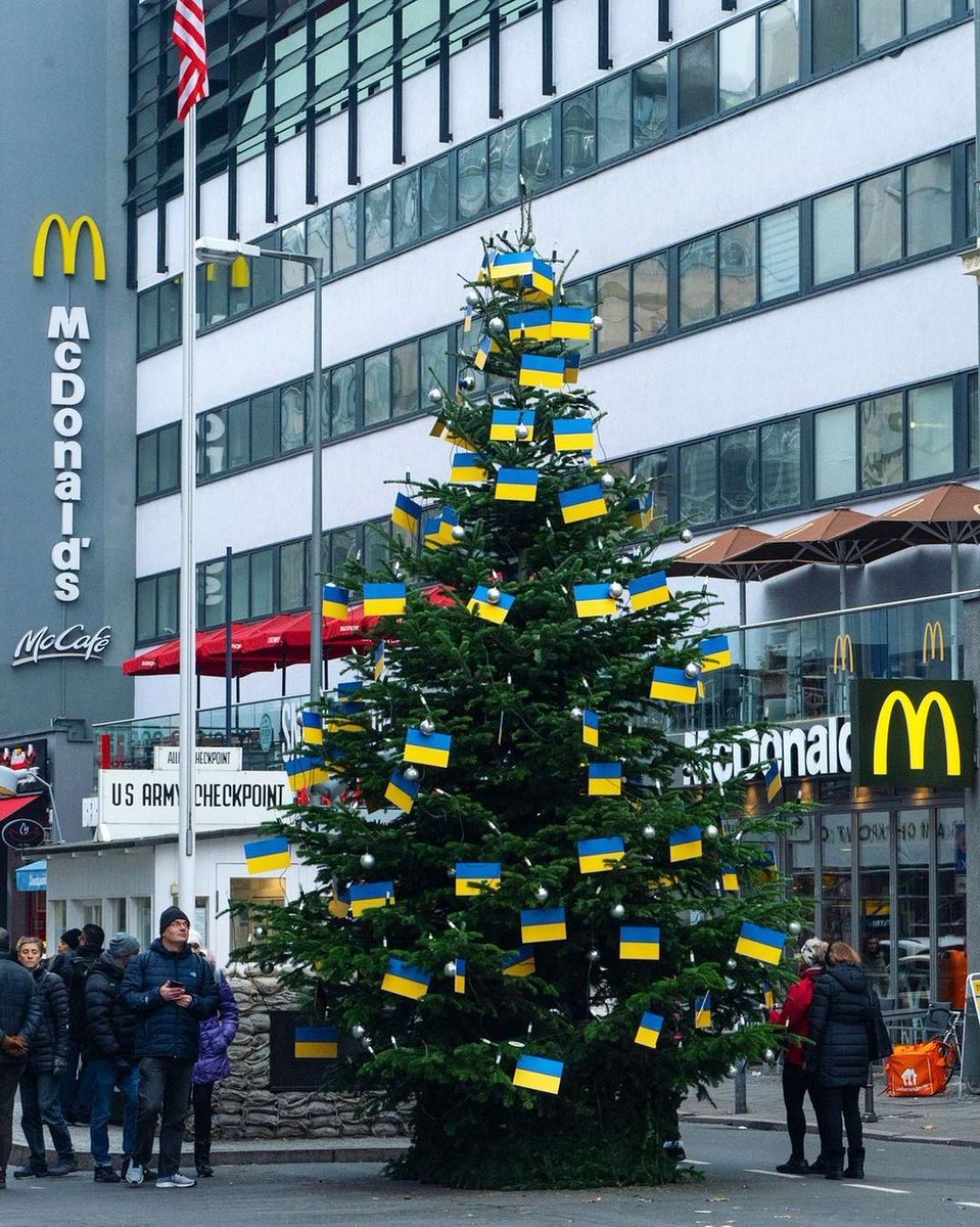 Christmas tree in Berlin, at Checkpoint Charlie.