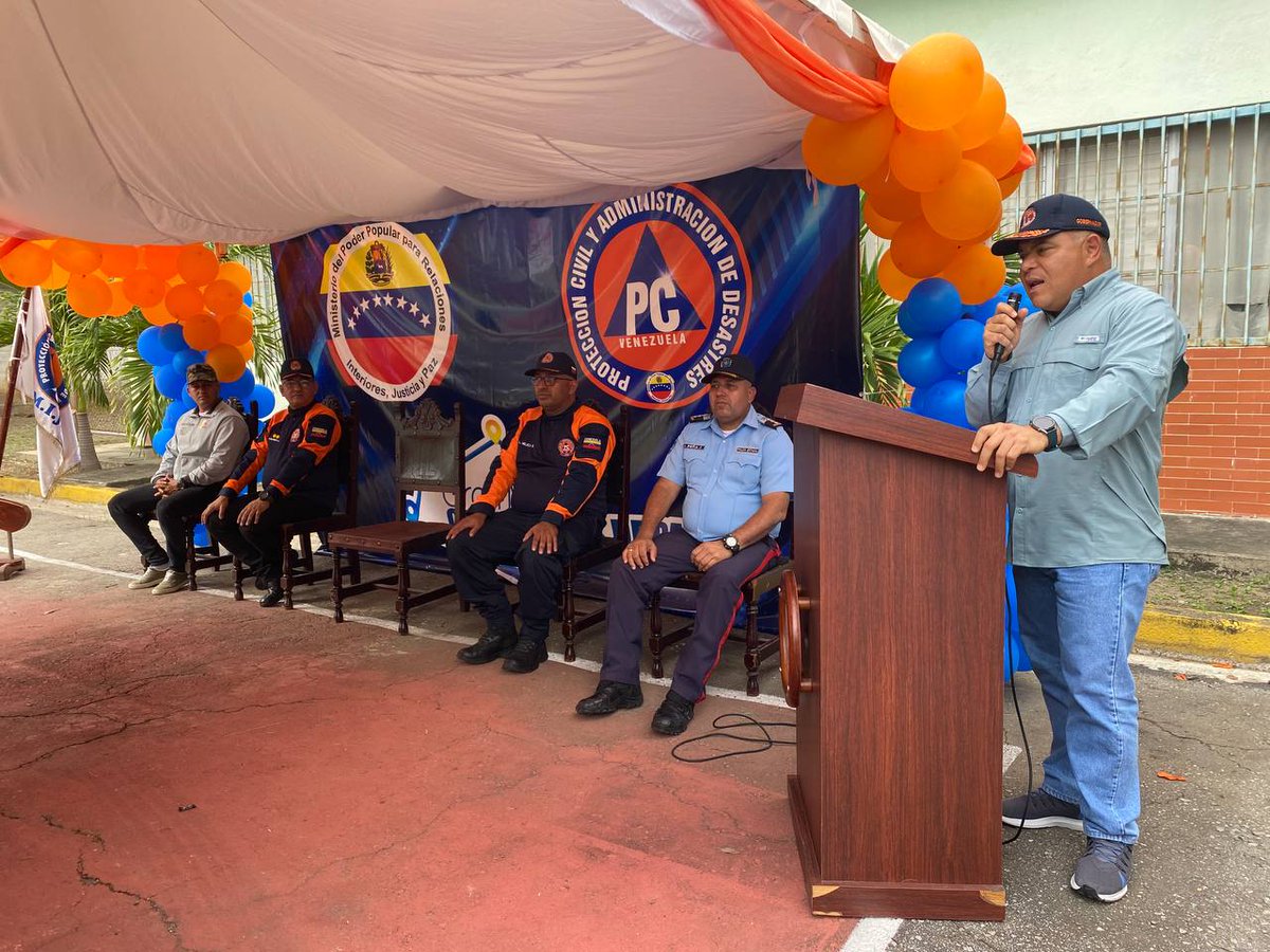 #1Dic 32 funcionarios pertenecientes a <a href="/PCADLARA/">PCAD LARA OFICIAL</a> fueron ascendidos a su grado y jerarquía inmediata superior a propósito de celebrarse el aniversario n° 21 de este importante cuerpo encargado de salvaguardar la vida de la población venezolana.

#NavidadesSinSanciones