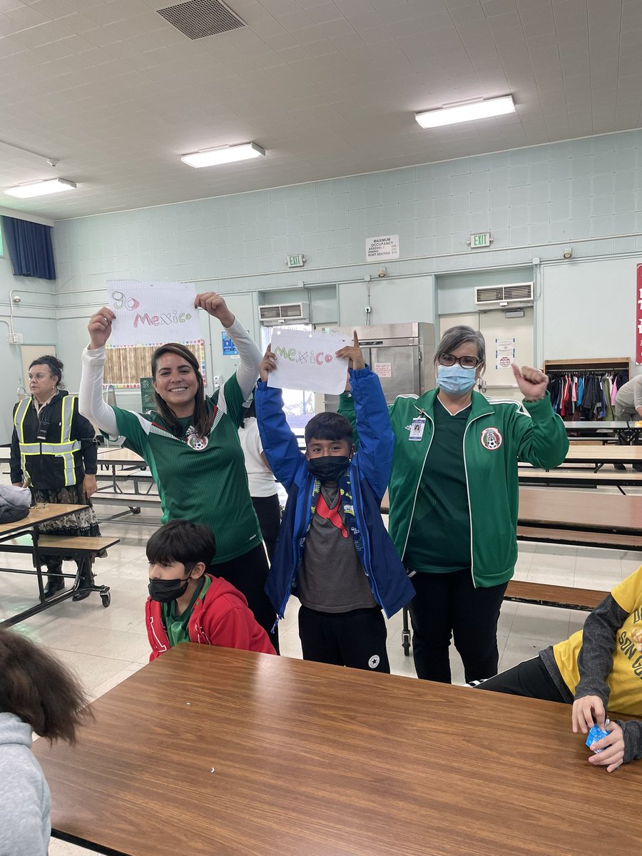 SAES_CARES's tweet photo. Kids had a blast watching the soccer game! https://t.co/UDRLcdNzaS