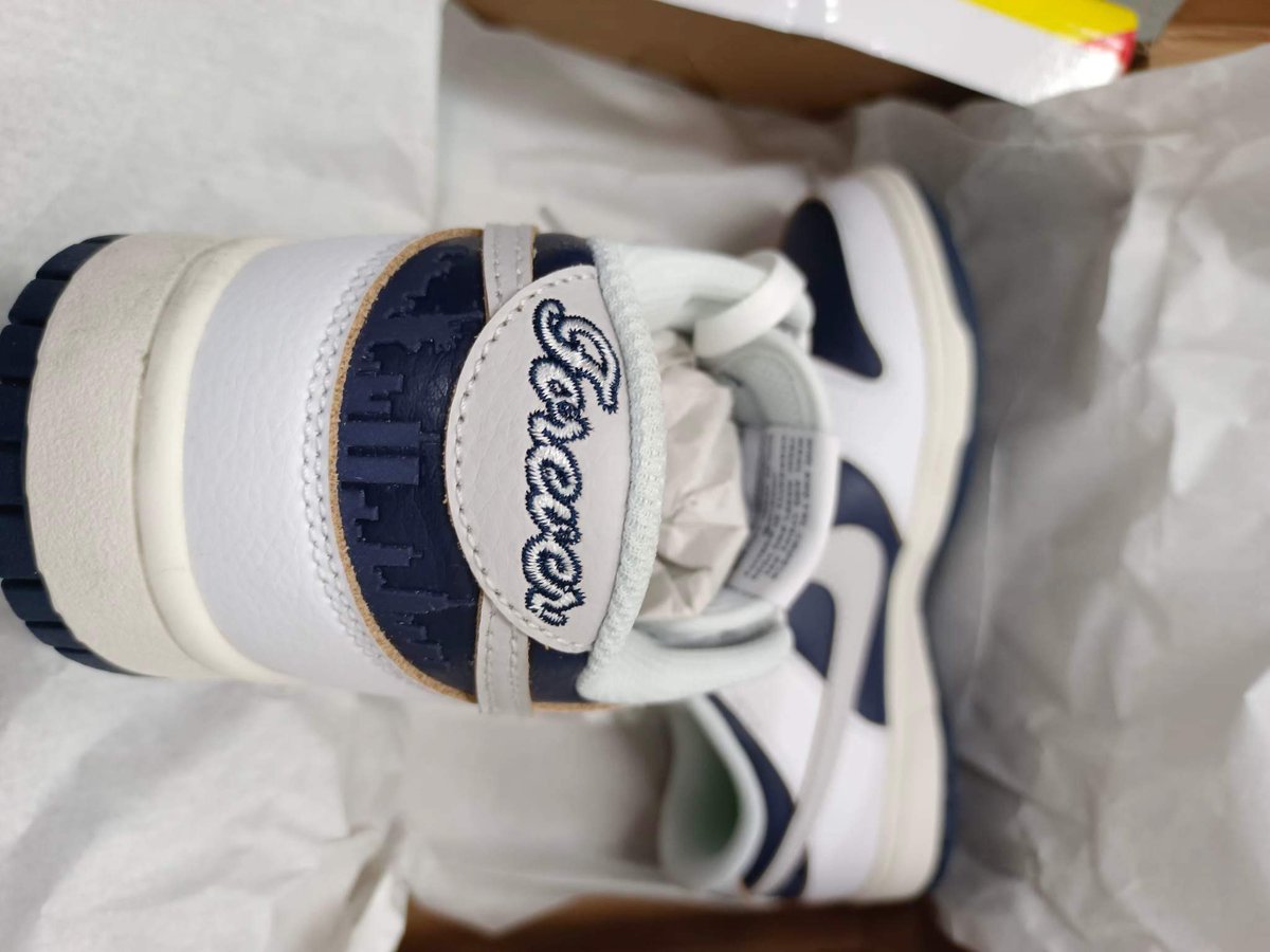 Kimtae226's tweet photo. ส่งต่อรองเท้า Nike SB Dunk Low 

Size. 38 eu 22 cm
ราคา 3900 บาท ส่งฟรีค่ะ 

ซื้อมาแล้วใส่ไม่ได้ ทักมาสอบถามเพิ่มเติมได้ค่ะ 

#รองเท้าnike #ส่งต่อรองเท้า #NIKEDunklow #nikethailand #ส่งต่อnike #ส่งต่อรองเท้าnike #ส่งต่อรองเท้ามือสอง https://t.co/IO5YdcXbj5