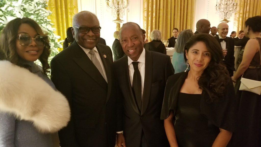 So great to run into Mayor <a href="/SylvesterTurner/">Sylvester Turner</a> &amp; @WhipClyburn at President Biden’s first State Dinner. We’re proud to represent Houston &amp; Harris County at the White House.
