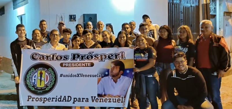 tachiraprimero's tweet photo. #Nov01 iniciamos Diciembre con la visita al municipio Bolivar en casa x casa en los Sectores: Barrio Pinto Salinas parte alta y baja y Leonardo Ruiz Pineda, llevando el mensaje de Prosperidad de nuestro candidato @prospericarlos presentes miembros del CES @heribertoLabrador https://t.co/8tEKaf7LaG