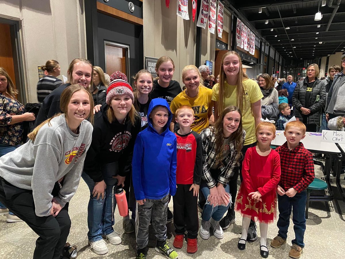 GCRamGirlsBB's tweet photo. What a great group of girls! These ladies spent their evening supporting Coach O’s niece and nephew at their holiday concert! 🏀❤️🖤 https://t.co/TTkcvISkWE