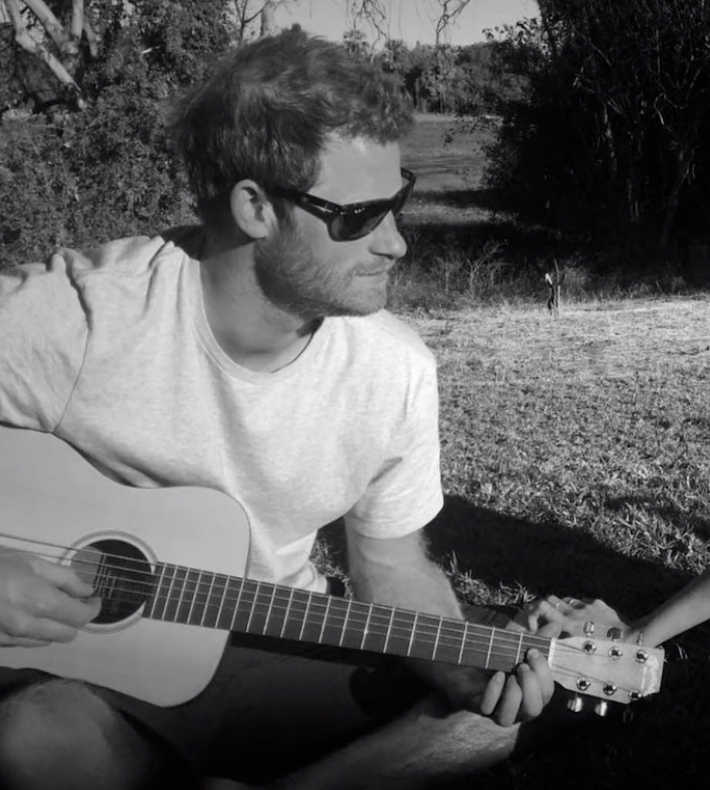 Look at his fingers. Anyone with a basic music education can see that he's nowhere near a chord. He hasn't a clue - just a hollowed-out, bitter narcissist whose controller tells him he's cool and clever. Entertainment for everyone, but absolutely pathetic too. Both of them. 🤡 🤡