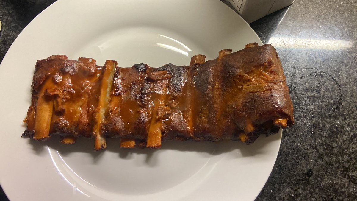 MaxSelwyn's tweet photo. Dinner is served https://t.co/MqkTWX1LQt