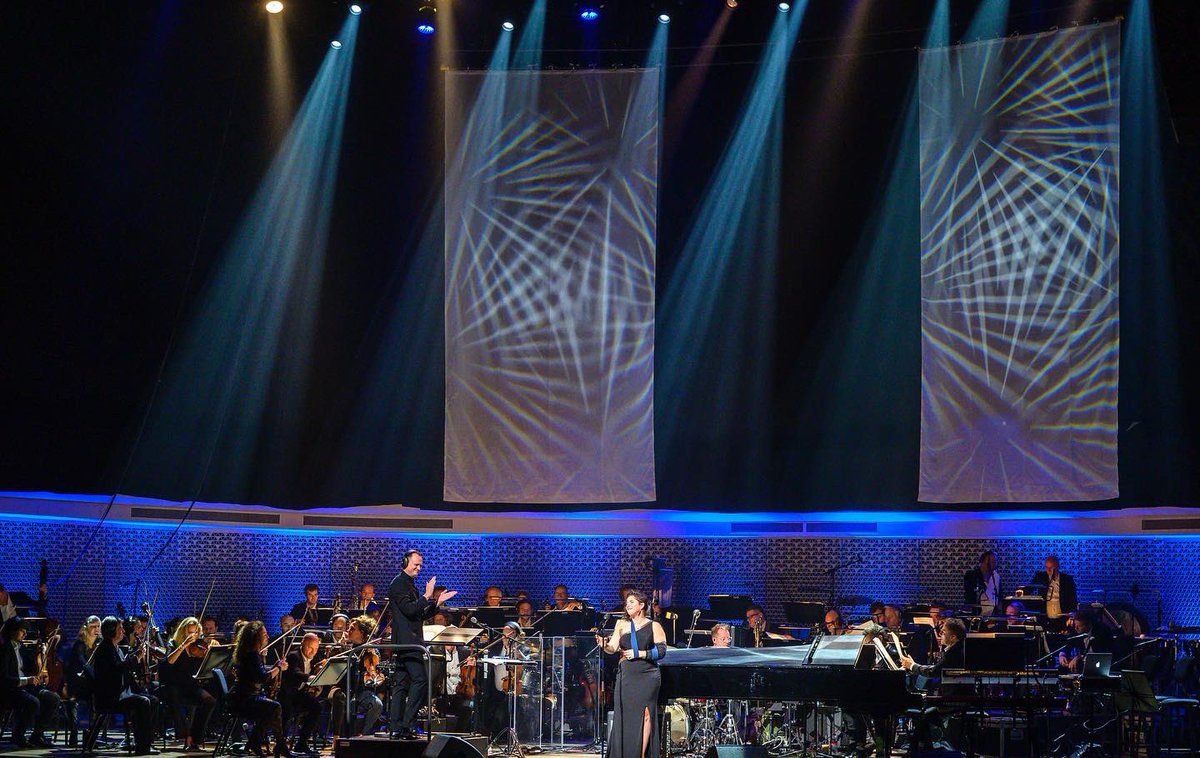 ijmlkovacs's tweet photo. Topavond! @amaredenhaag met @MetropoleOrkest @DoronaAlberti @timakkerman #themusicfromjamesbond https://t.co/06KCjvMkCk