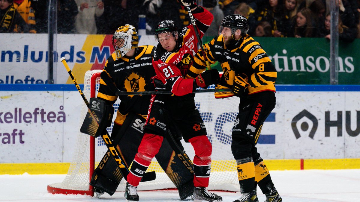 SHLse's tweet photo. 18-årige Hellnemo vinnare i sin SHL-debut
https://t.co/AExcduNTa5
📷Ola Westerberg @bildbyran 
#SKELHF #SHL #twittpuck #ishockey #svsshl https://t.co/NOn8oS96Kn