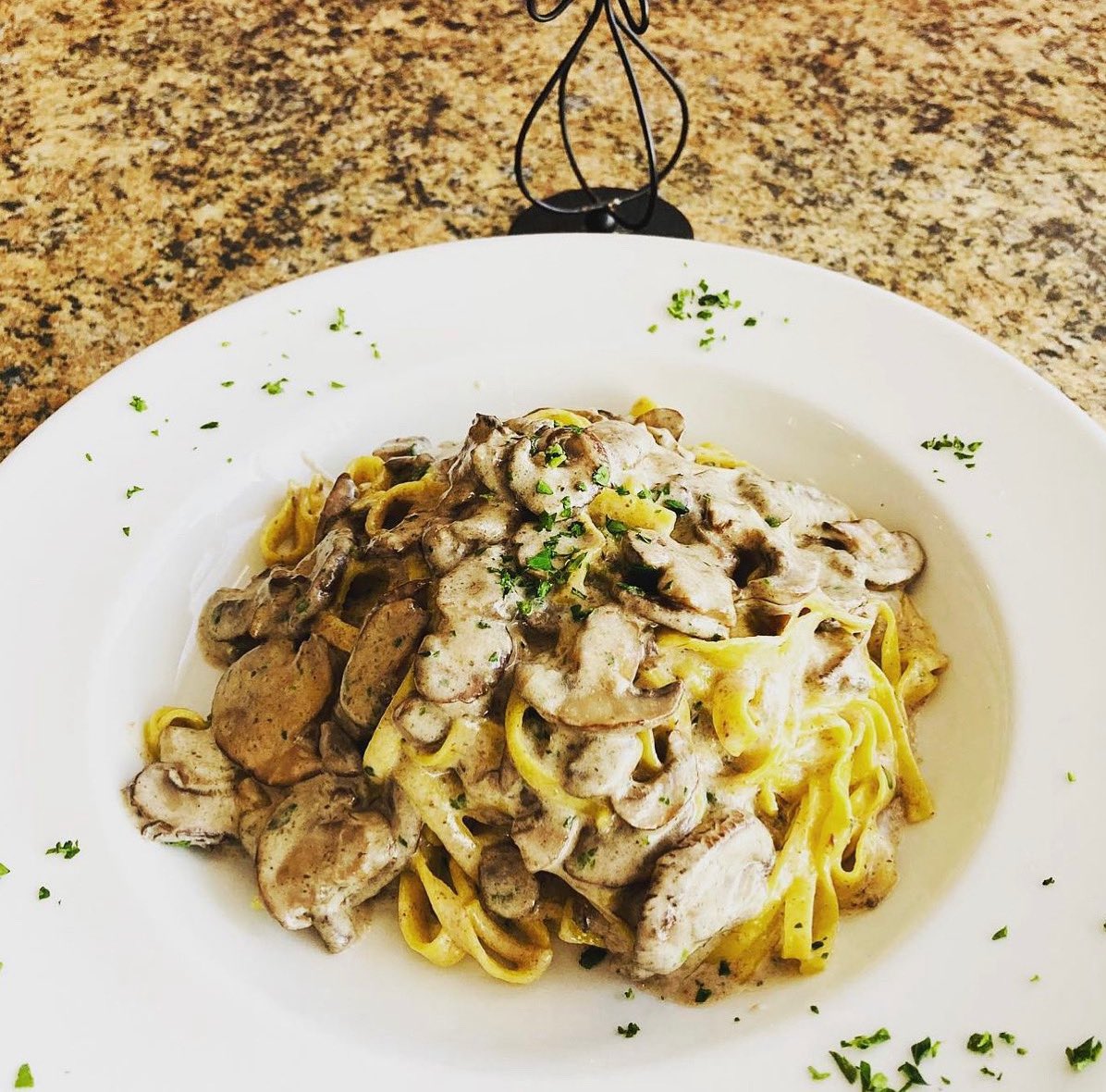 DiscretionBrew's tweet photo. Thursdays are for pasta🍝! Join us today (12/1) for #SugoatDiscretion’s Thursday Pasta Special. Choose from 5 pastas, 5 sauces, and add optional toppings. Perfect for a rainy day like today. Available 12-9pm.
Pictured: Fettucine | Alfredo | Add Mushrooms https://t.co/24suZudEhJ
