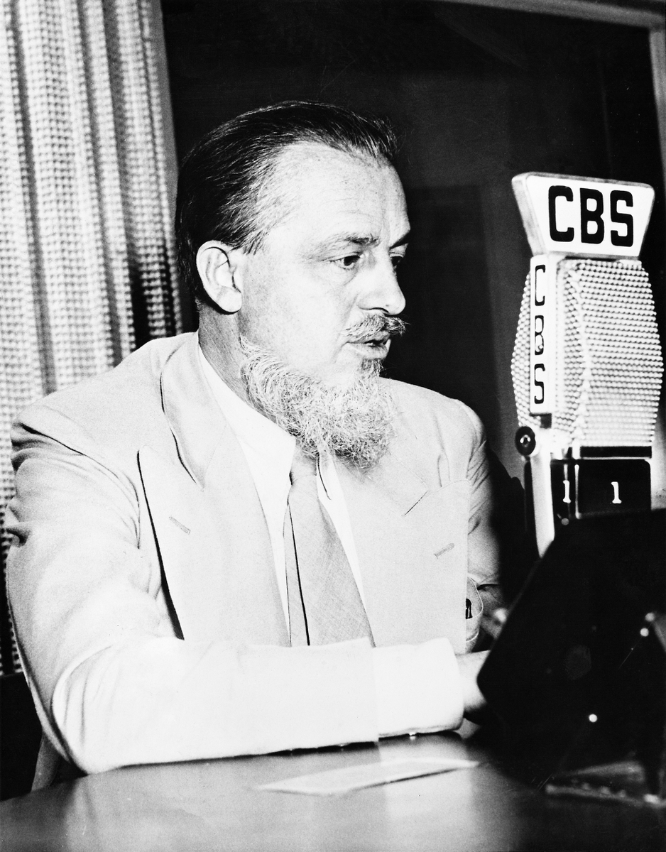 DrPopCultureUSA's tweet photo. December 1, 1886: Author Rex Stout is  born in Noblesville, Indiana.  Stout wrote 46 Nero Wolfe mysteries. He was active in numerous organizations supporting democracy and world federalism, including the Writers Board for World Government. https://t.co/yKeaYQzr9h