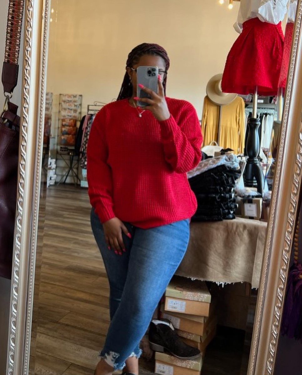 Cotiqueshop's tweet image. Looking for a solid red top?

This one is now available in plus sizes!

**Grab it in store or online
#redsweater #redtops #thermalstyle #boutiquefind