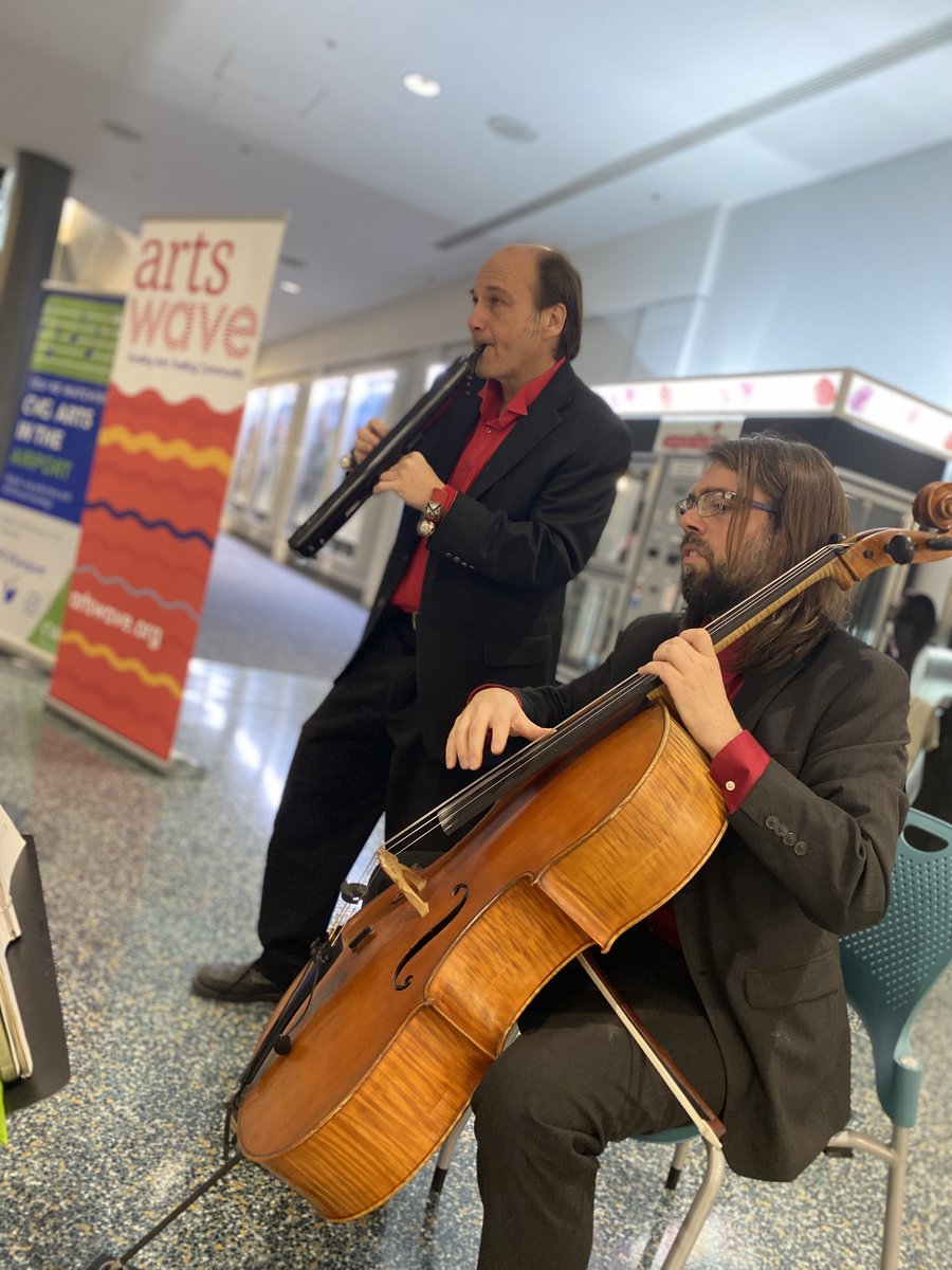 Thanks to the Chris Comer Trio for sharing some holiday music with our passengers as we kick off December! 

<a href="/ArtsWave/">ArtsWave</a> #ArtsInTheAirport