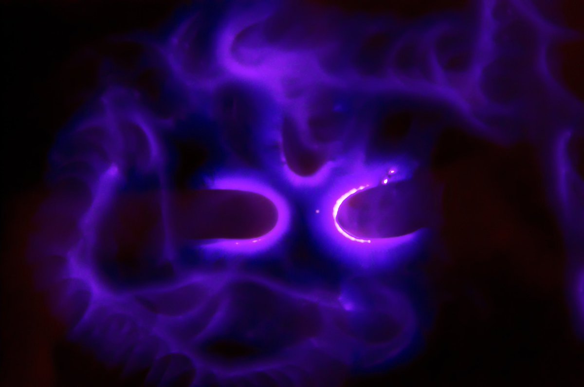 <a href="/SemenAiserman/">Semen Aiserman</a> “Energy Selfie” real photographed body aura