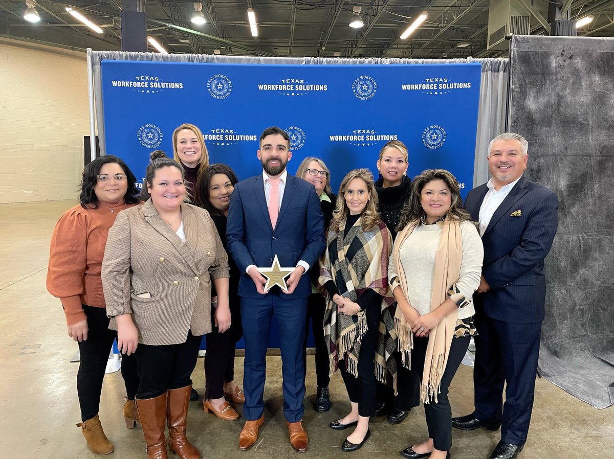WSASanAntonio's tweet photo. Celebrating many workforce superheroes at this year's @TXWorkforce's Annual Conference and our own local superhero and Board Member, @ykassim, with @EasyExpunctions for being awarded the Local Employer of Excellence Award!
#WorkforceSolutionsAlamo #TWC #TXWorkforceConference https://t.co/TJUzEbPzGk
