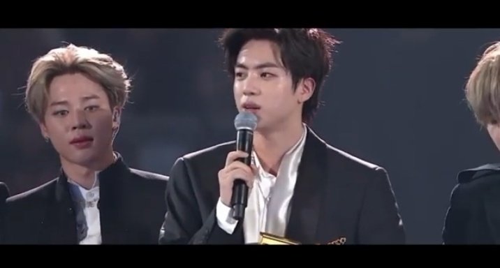 droprules's tweet photo. "Existen métodos de engaño, pero ¿no sería mejor hacer música más honestamente?   
                      — Jin MAMA 2019
#SpotifyCorrupt https://t.co/it2yySCvRk