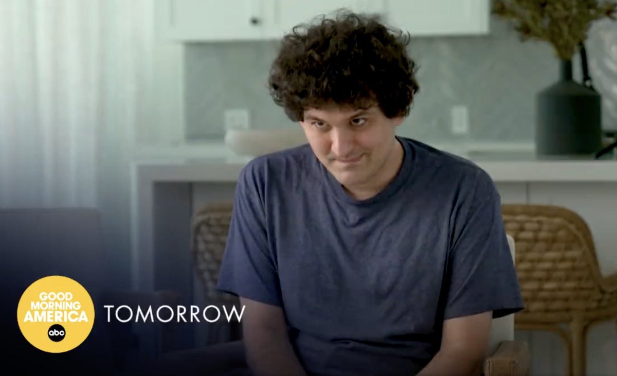 Que te quede muy claro que cada palabra y cada gesto están siendo perfectamente calculadas con el propósito de ganar la simpatía del público y hacer como que nada pasó.