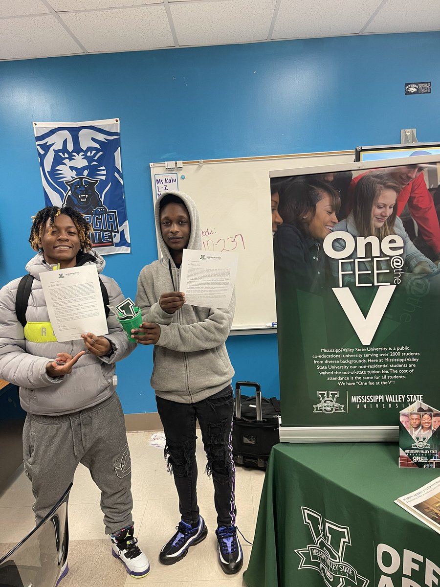BuffordMEd's tweet photo. Thank you to Mississippi Valley State University for coming out today! 40+ students received on site admissions! 💚🤍 @MVSUDEVILS #HornetsGoingToCollege #CollegeBound #GOATClass https://t.co/aifmOMOYgV