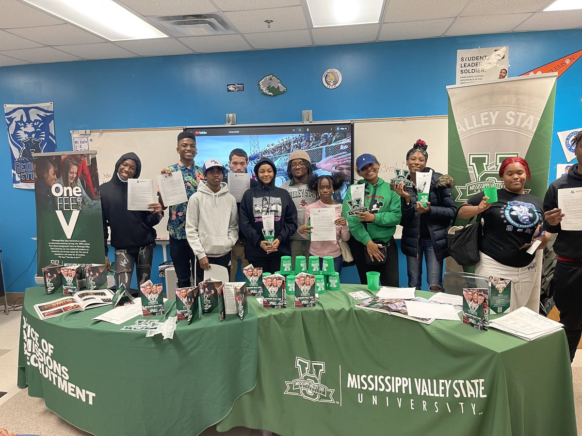 BuffordMEd's tweet photo. Thank you to Mississippi Valley State University for coming out today! 40+ students received on site admissions! 💚🤍 @MVSUDEVILS #HornetsGoingToCollege #CollegeBound #GOATClass https://t.co/aifmOMOYgV