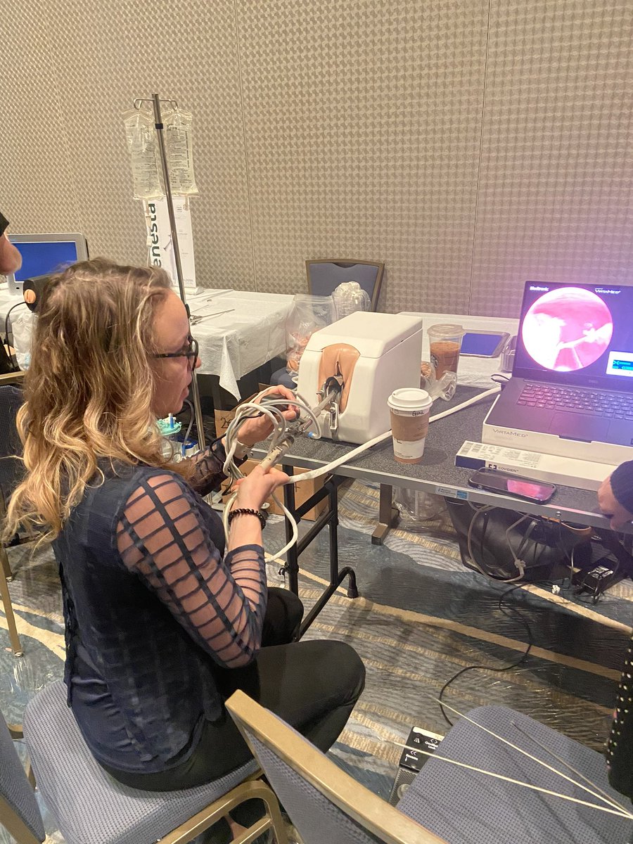 PG course on #vaginalsurgery #vnotes with simulation training for #fmigs fellows. <a href="/AAGL/">AAGL</a> #aagl2022