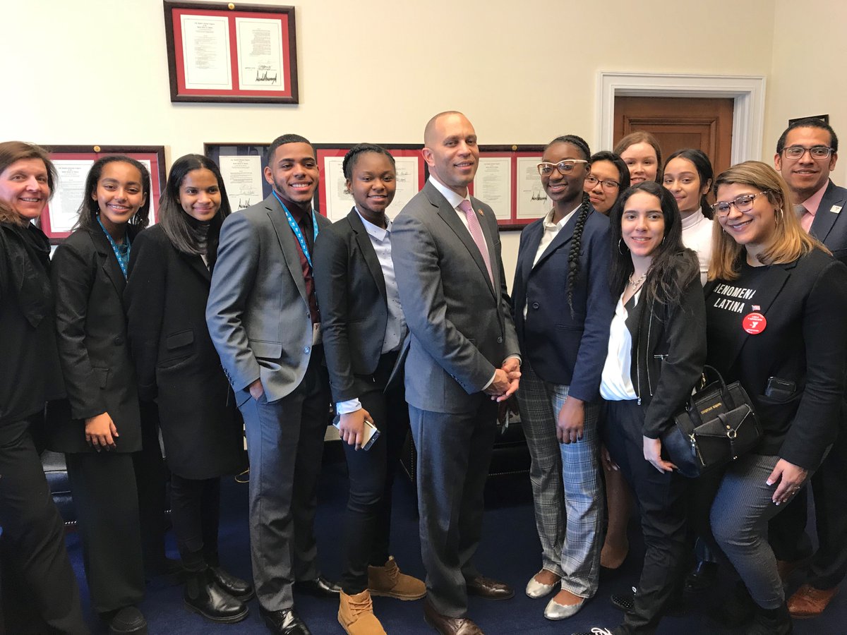 ymcanyc's tweet photo. It’s a historic day! The YMCA, Brooklyn and the nation are celebrating with @RepJeffries, @hakeemjeffries! https://t.co/WBhKR0j4pz