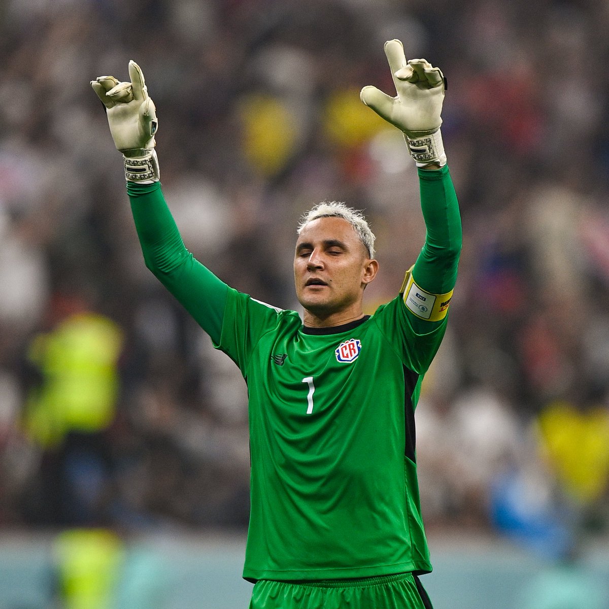 Con la cabeza en alto. ¡Pura vida! 🇨🇷