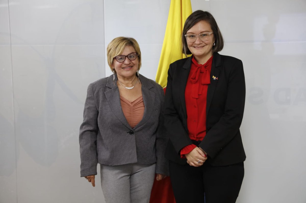 ProsperidadCol's tweet photo. Le damos la bienvenida a Nelma Forero, una mujer con gran consciencia social; ingeniera industrial, especializada en gerencia de costos con maestría en economía, docente, responsable de proyectos de investigación, con experiencia en administración pública y líder social. https://t.co/pzPzEJA3Co